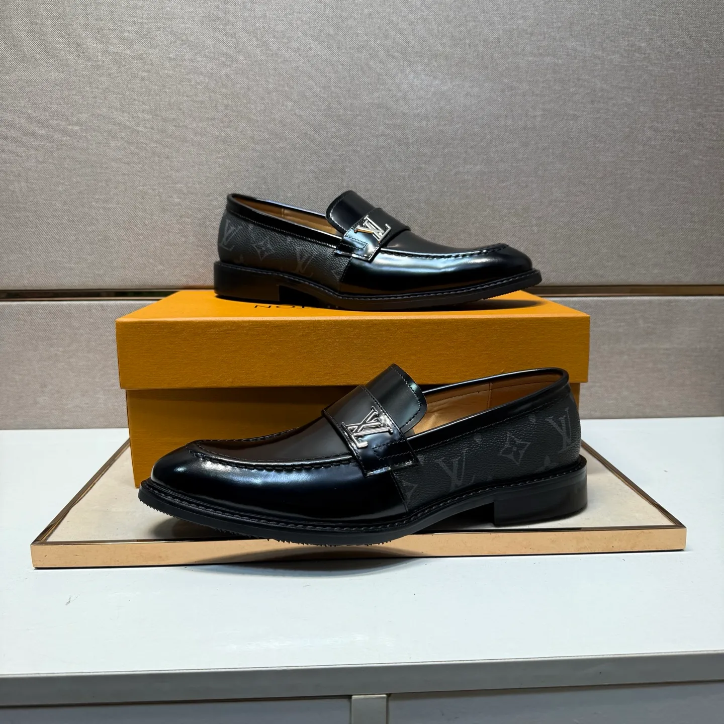Men's men's shoes 💰pp462【LV～】Men's casual leather shoes 2025z cabinet sales simultaneously 🔶Size: 39-44#️⃣ 🔷2 colors🔜The upper is made of multi-material splicing➕Cow leather lining, comfortable and breathable, sole: original comfortable and wear-resistant outsole, ⚠️real thing📱photographed🎬real thing is better📢📢📢